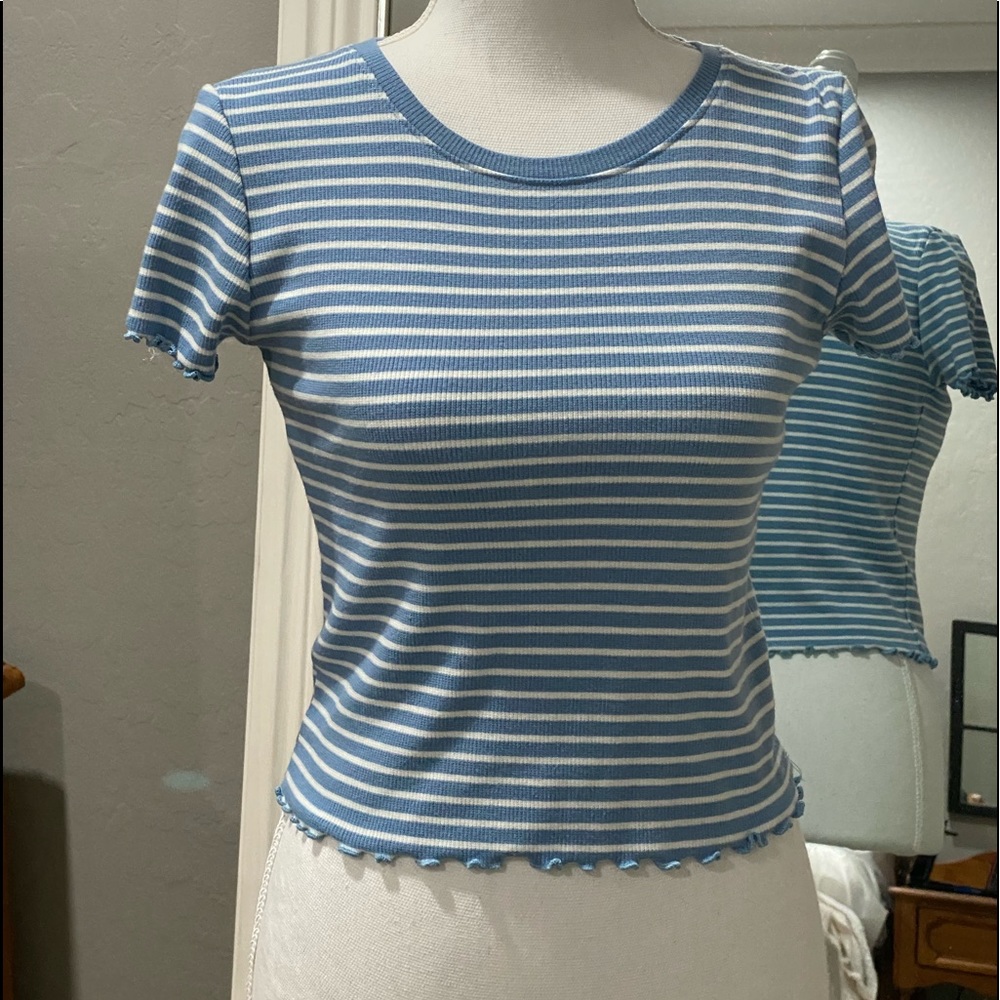 Women’s Striped Cropped T Size M
